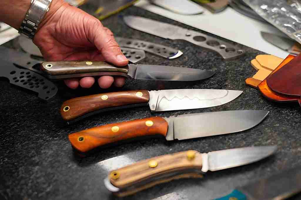 Stainless Steel vs Carbon Steel Knives